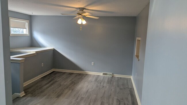 Foto del edificio - ***Please Respond Directly to the Online Listing, Calls May Not Be Returned***