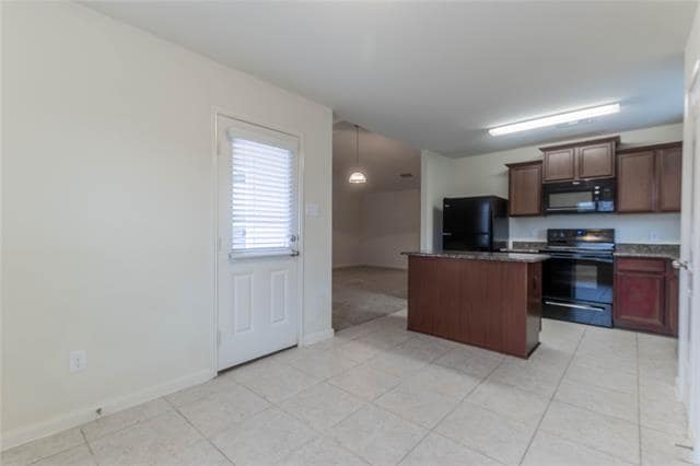 Foto del edificio - 211 Magnolia Dr