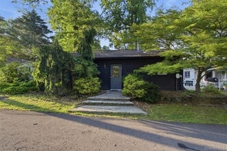 Building Photo - 126 New Valley Rd