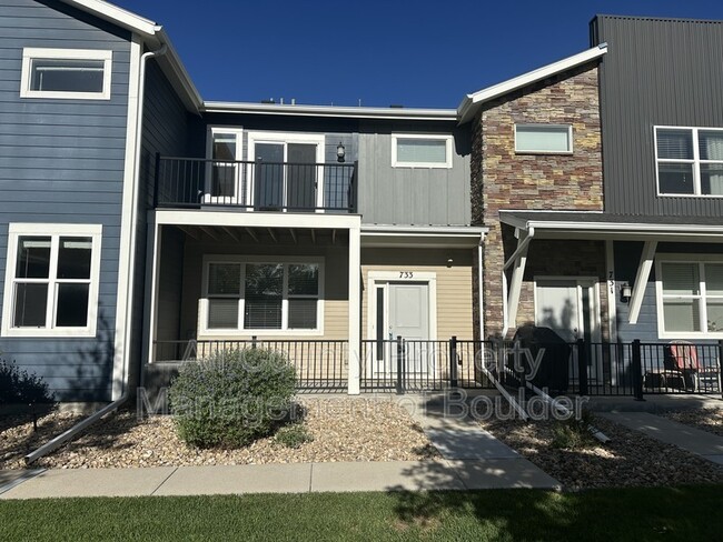 Building Photo - 733 Grandview Meadows Dr