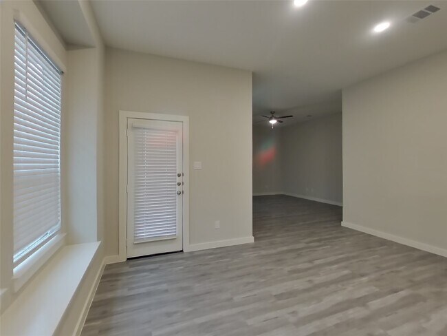 Building Photo - 22847 Terrazzo Dr