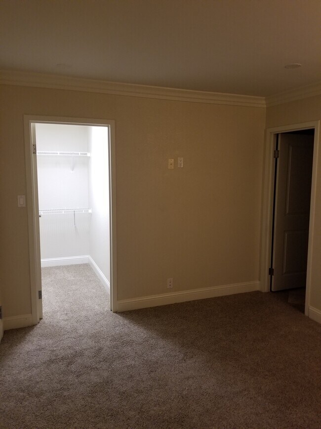 Foto del edificio - 700 E 8th St