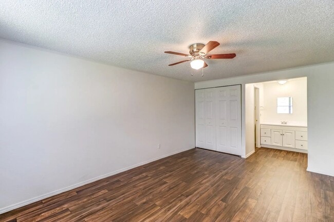 Building Photo - Meadowdale Apartments