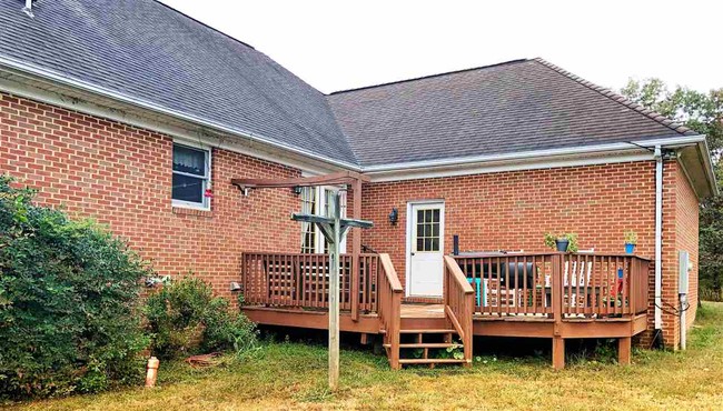 Foto del edificio - 9901 Hatton Ferry Rd