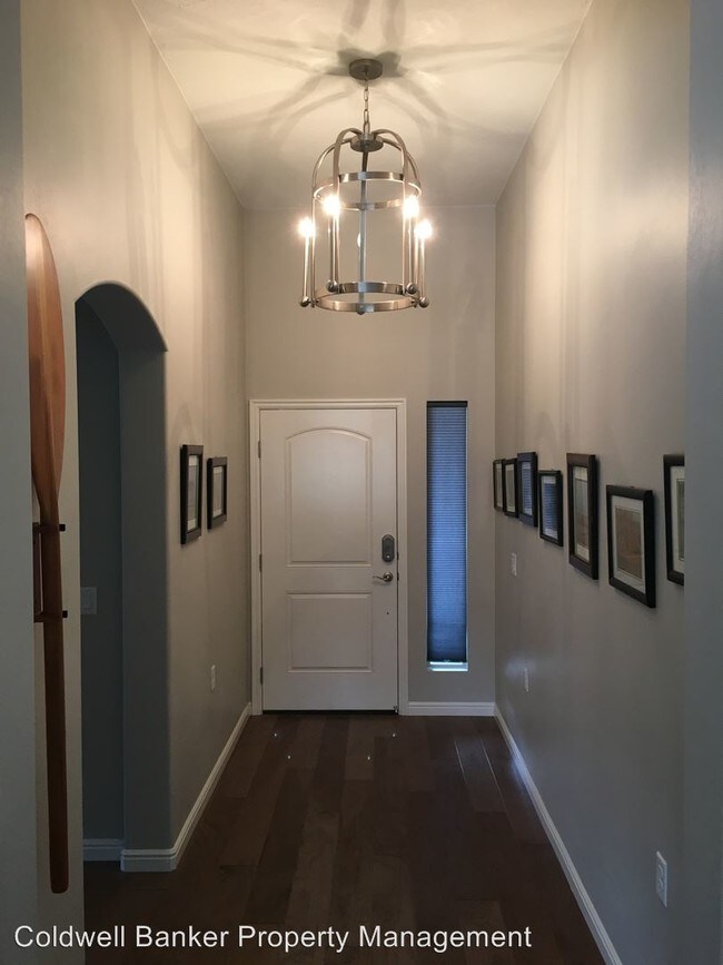 Building Photo - 1390 Morane Manor Dr