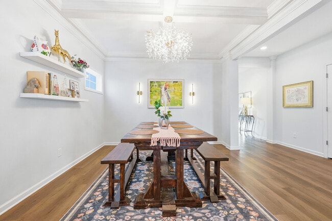 Foto del edificio - 397 Anmore Ct