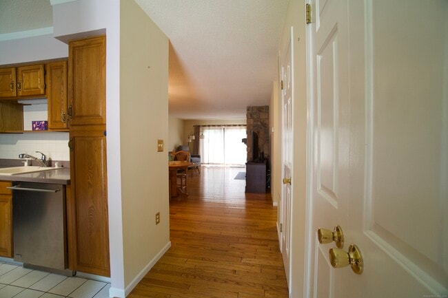 Building Photo - 21 Ashford Dr