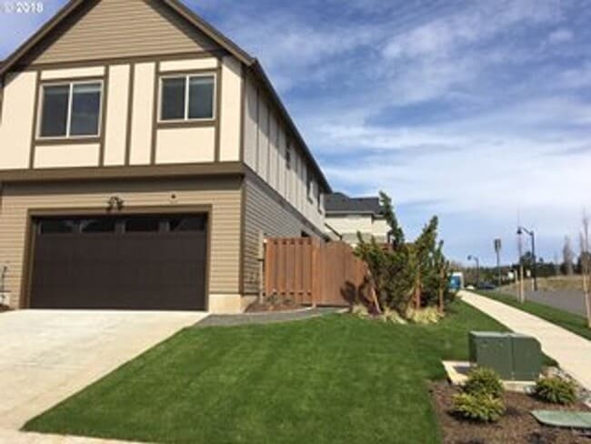 Building Photo - 3 Bed 2.5 bath North Bethany Creek Townhom...