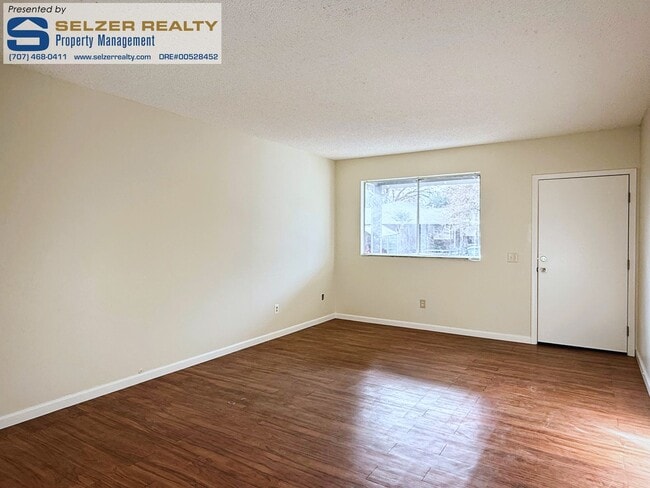 Foto del edificio - 740 El Rio St