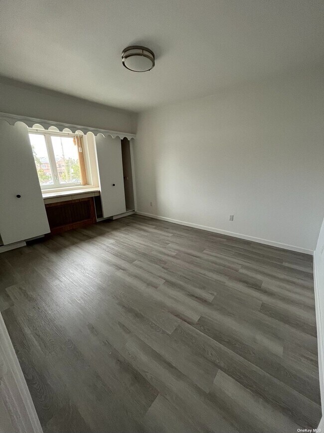 Foto del edificio - 62-46 83rd St