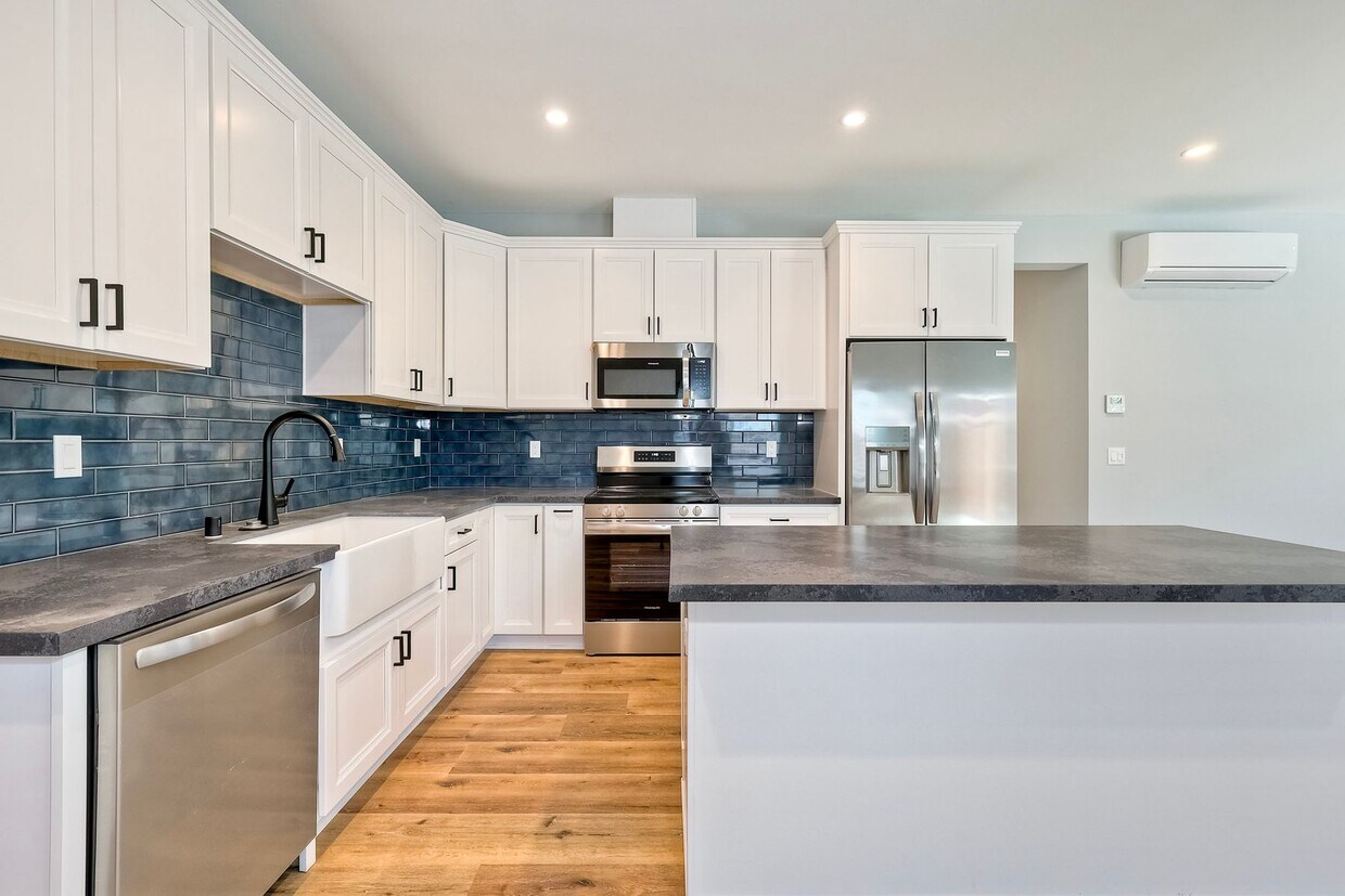 Foto principal - 6838 Tower St