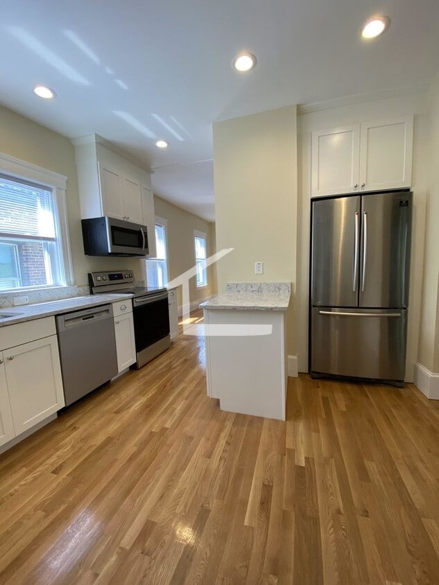 Beautiful, Fully Renovated Brookline 4 Bed... - Beautiful, Fully Renovated Brookline 4 Bed...