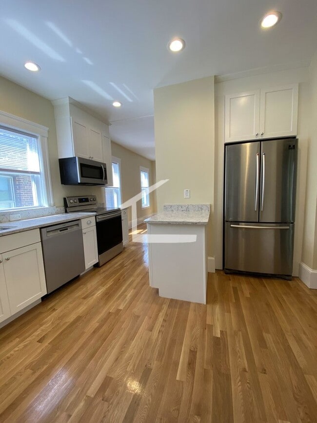 Beautiful, Fully Renovated Brookline 4 Bed... - Beautiful, Fully Renovated Brookline 4 Bed... Apartment