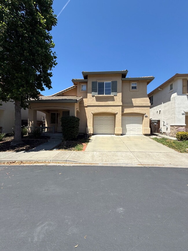 Building Photo - Beautiful 3 Bedroom, 2.5 Bathroom Home in Prime Pleasanton