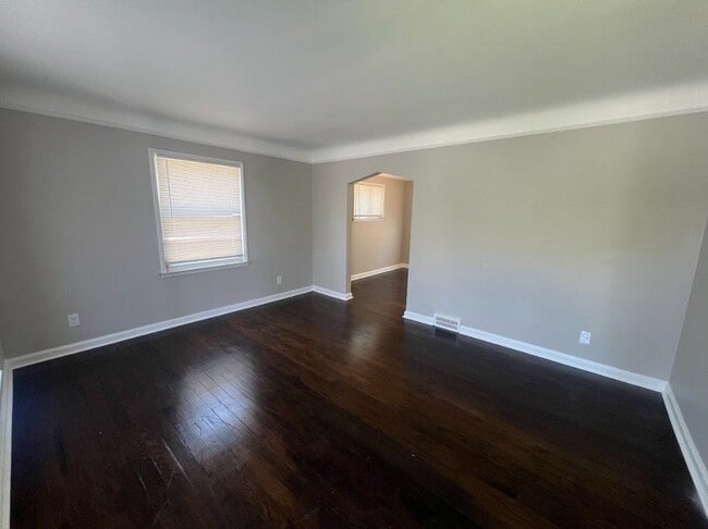 Building Photo - 22148 Moross Rd