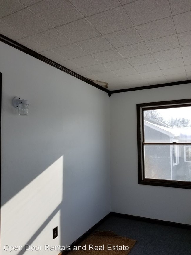 Building Photo - 2 br, 1 bath House - 313 Lewis St