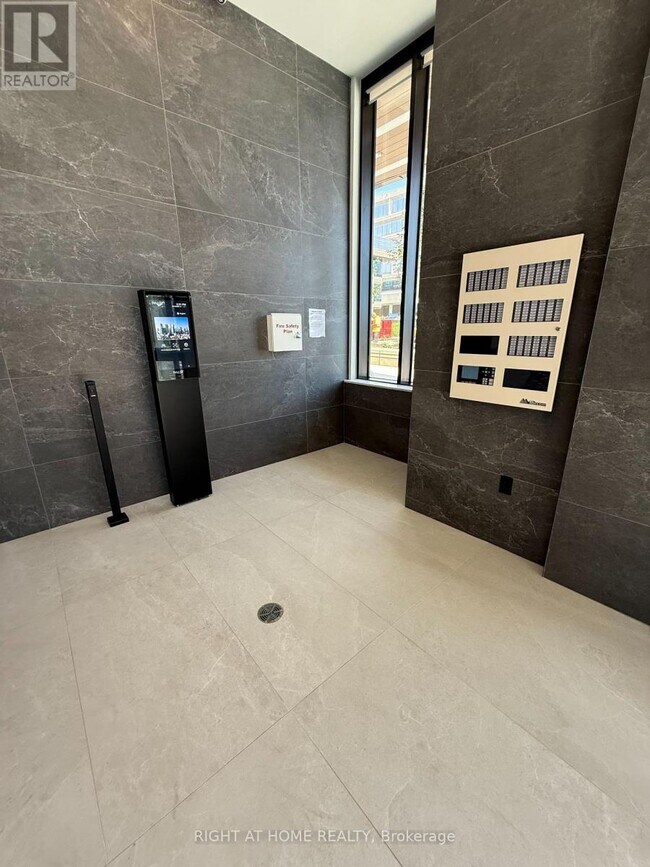 Photo du bâtiment - 30 Francis St S