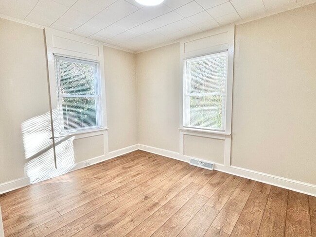 Building Photo - 2 BR convenient to Hwy 220 and HWY 29