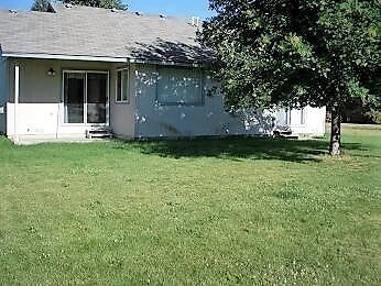 Building Photo - SINGLE FAMILY HOME ON AVONDALE GOLF COURSE...