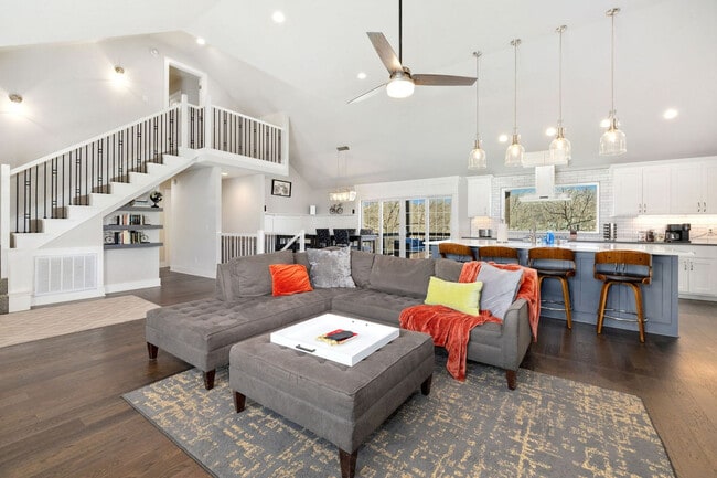 Building Photo - 2104 Almand Dr