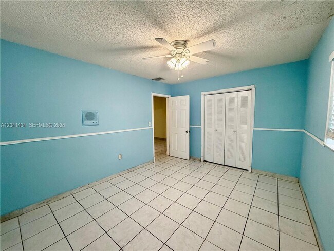 Foto del edificio - 913 NW 22nd Pl
