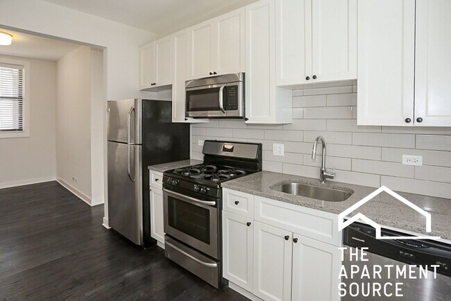 Photo - 1600 W Belle Plaine Ave Apartment
