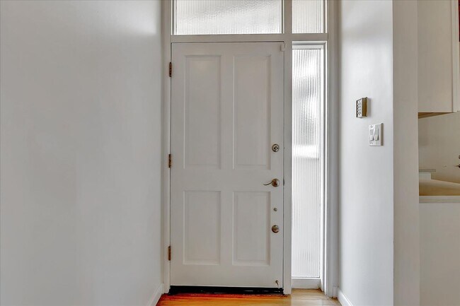 Foto del edificio - MID-CENTURY MODERN ON WILLOW GLEN BORDER -  SPACIOUS LOT