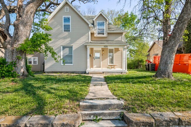 Foto del edificio - 121 E North St