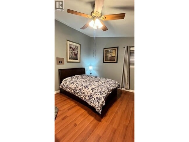 Building Photo - 737 Robinson St