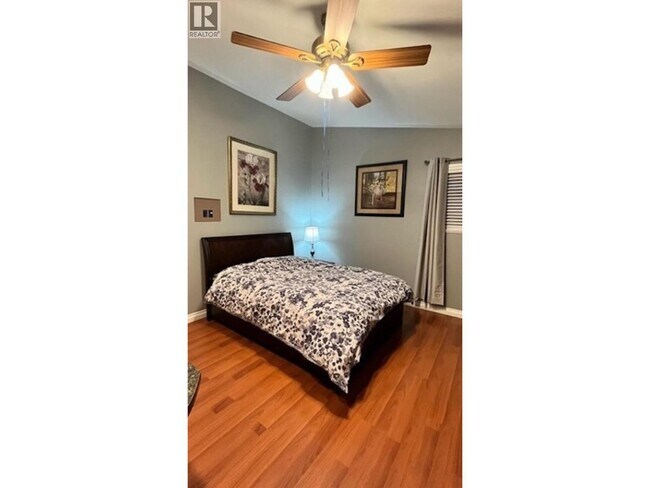 Photo du bâtiment - 737 Robinson St