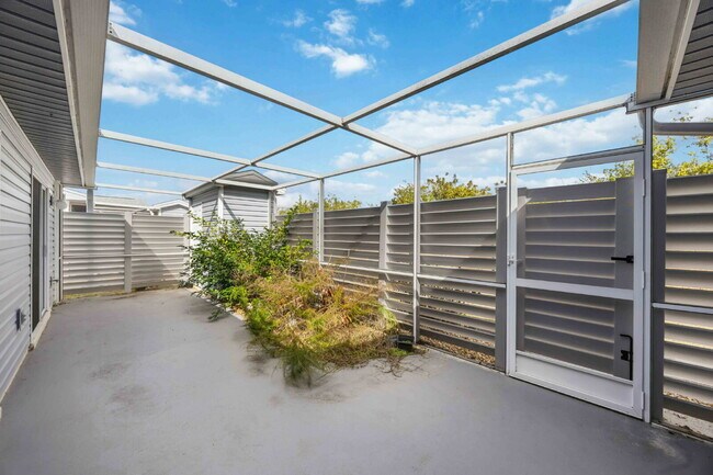 Foto del edificio - "Stylish Punta Gorda villa : 2-Bed, 2-Bath completely remodeled and is ready for you!!