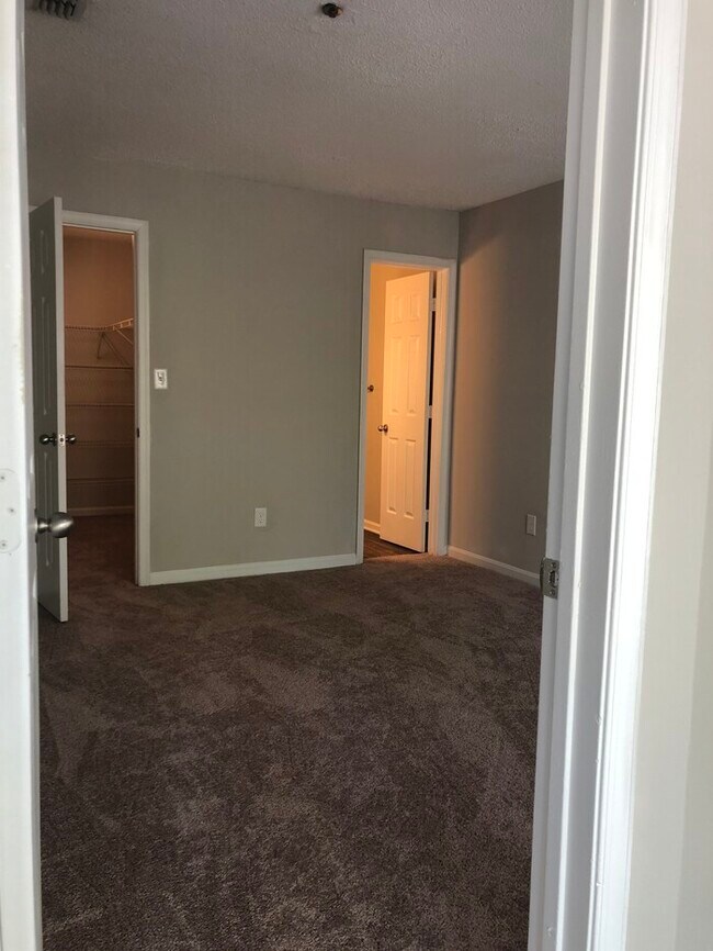 Foto del edificio - 2032 Timbers Hill Rd