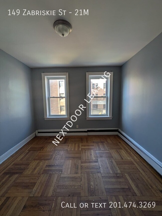 Foto del edificio - 149 Zabriskie St