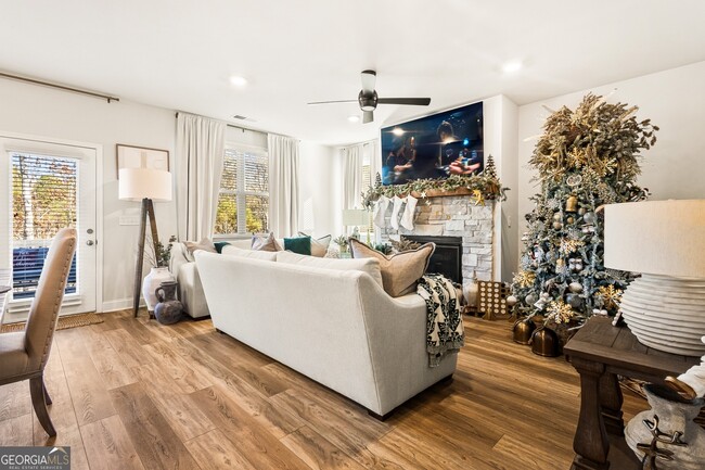 Building Photo - 295 Birdie Cir