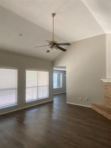 Foto del edificio - 825 Springfield Dr