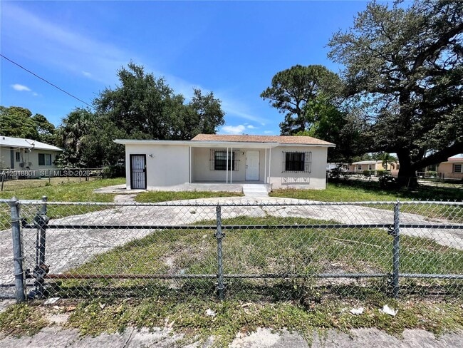 Foto del edificio - 1801 NW 88th St