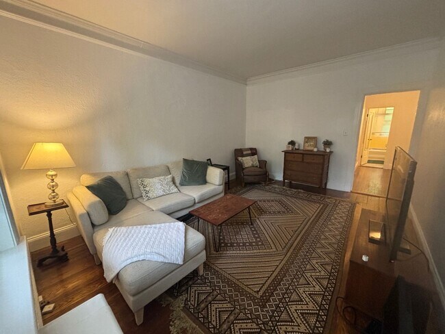 Building Photo - HOT BROOKLINE LISTING!!!!!