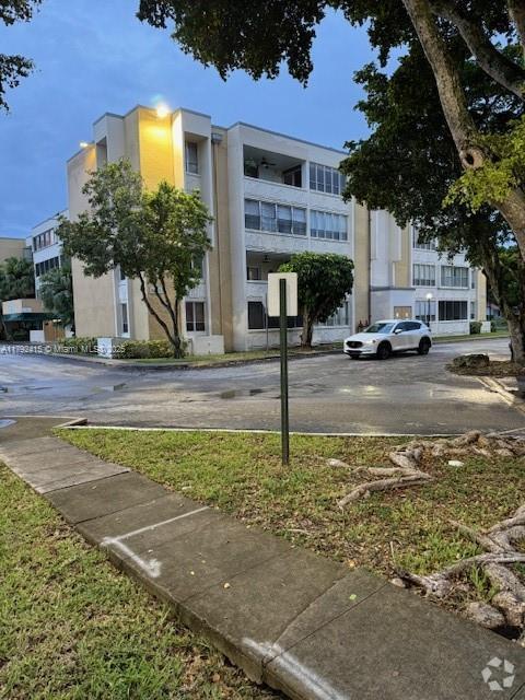 Building Photo - 6901 SW 147th Ave