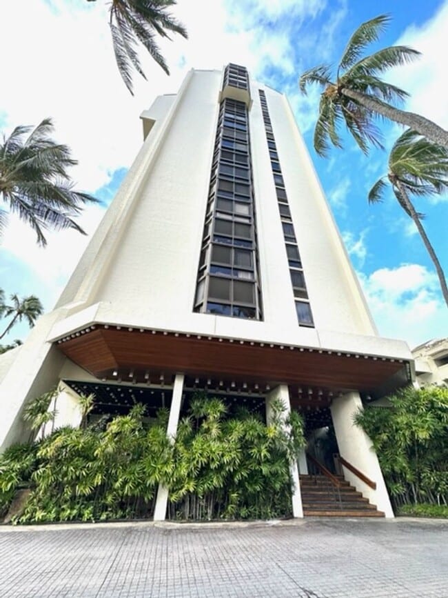 Building Photo - 1 Bedroom, 1 Bathroom, 1 Parking (Mauna Luan Hawaii Kai)