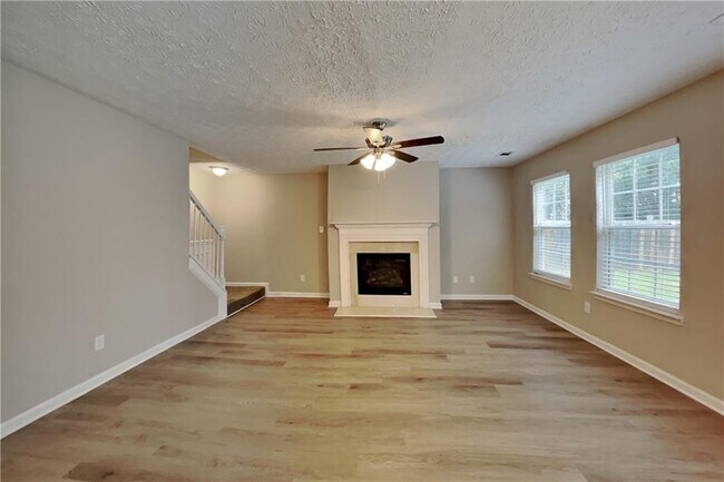 Foto del edificio - 2940 Storybook Ln