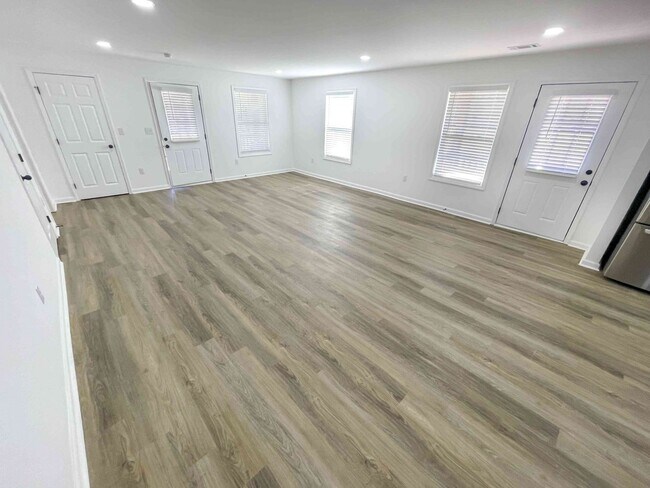 Foto del edificio - Beautiful 3BR Home Near Mozley Park!