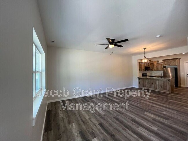 Foto del edificio - 1645 S Bellin Rd