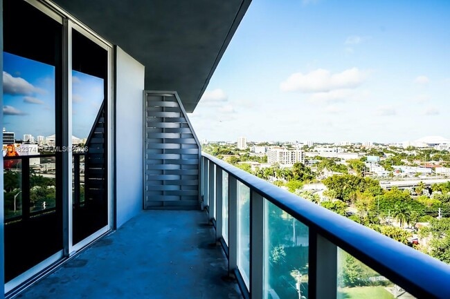 Foto del edificio - 1010 SW 2nd Ave