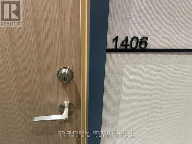 Building Photo - 395 Square One Dr