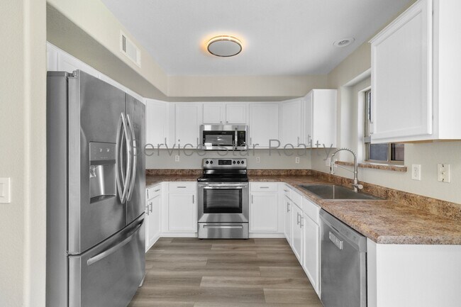 Building Photo - 8514 S 49th Dr