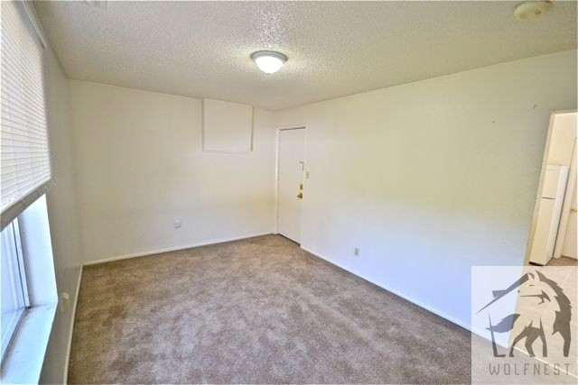 Building Photo - Charming 1 Bed Downtown Apartment