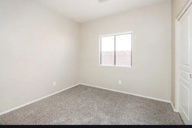 Foto del edificio - 9072 W Hidalgo Ave