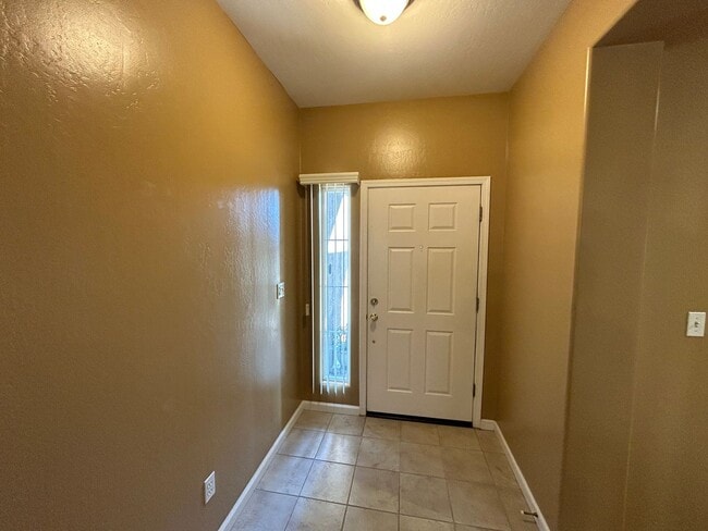 Building Photo - Beautiful 3 Bedroom/2 Bathroom + Office in...