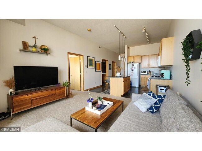 Foto del edificio - 2650 University Ave W