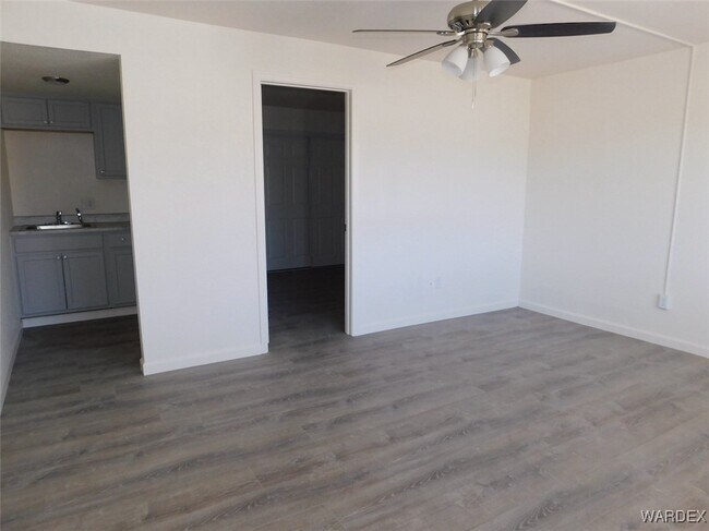 Foto del edificio - 1641 Turquoise Rd
